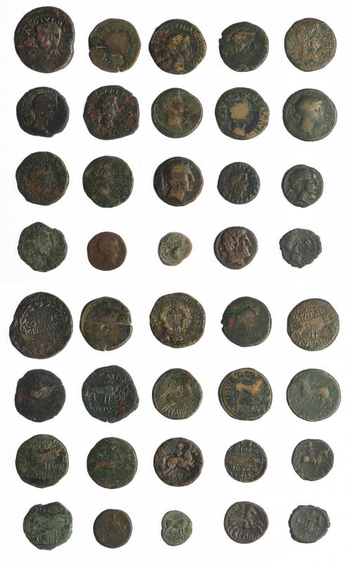 8 - HISPANIA ANTIGUA. Lote de 20 monedas de bronce ibéricas e hispano-romanas, algunas con contramarcas. RC/BC.