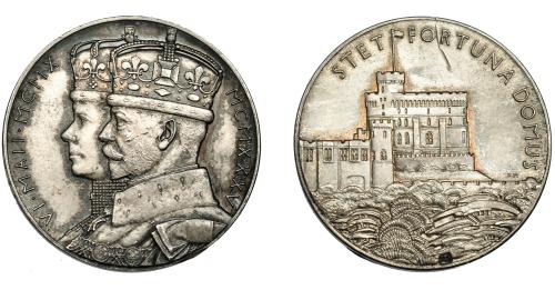 332   -  MONEDAS EXTRANJERAS. GRAN BRETAÑA. Medalla. Jorge V. 1910-1936. Jubileo. R/ Castillo de Windsor. AR 32 mm. Rayitas. EBC-.