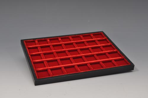 500 - Bandeja de terciopelo ABAFIL mediana, 22x 17 cm. Capacidad para 35 monedas de 25 mm aprox.
