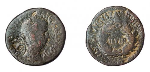 13 - COLECCIÓN CORES. BILBILIS. AUGUSTO. As. A/ Cabeza laureada a der.; AVGVSTVS DIVI F PATER PATRIAE. R/ Corona cívica rodeando II VIR; alrededor MVN AVGVSTA BILBILIS, M SEMP TIBERI L LICI VARO. Contramarca TC en cartela en anv. AE 11,78 g. 27 mm. RPC-S5 392/93, mismo ejemplar. APRH-392. ACIP-3017. CC-4838, mismo ejemplar. BC+.