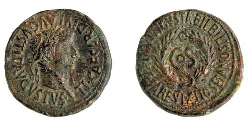 21 - COLECCIÓN CORES. BILBILIS. TIBERIO. As. A/ Cabeza laureada a der.; TI CAESAR DIVI AVGVSTI F AVGVSTVS. R/ Láurea rodeando COS, alrededor MVN AVGVSTA BILBILIS- TI CAESARE V L AELIO SEIANO. AE 12,52 g. 29 mm. RPC-398. APRH-398. ACIP-3024. CC-4853, mismo ejemplar. Pátina verde oscuro. MBC+. Escasa.