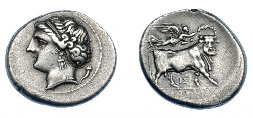 309 - GRECIA ANTIGUA. CAMPANIA. Neapolis. Didracma (325-241 a.C.). A/ Cabeza de ninfa a izq., detrás cornucopia. R/ Toro androsopo a der. coronado por Nike, debajo IΣ, en el exergo NEOΠOΛIΩTN. AR 7,40 g. 22,9 mm. COP-no. SNG ANS-410. SBG-310 vte. MBC. Ex col. Guadán 1319.