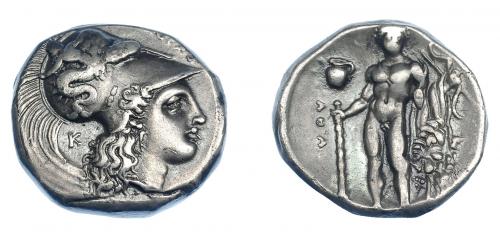 322 - GRECIA ANTIGUA. LUCANIA. Heraclea. Didracma (330-300 a.C.). A/ Cabeza de Atenea con casco a der; detrás K. R/ Heracles con clava, arco y leonté, en campo vaso; Ι-ΗΠΑΚΛΗΙΩΝ. AR 7,80 g. 19,1 mm. COP-1106. SBG-391. MBC+. Escasa. Ex col. Guadán 1400.