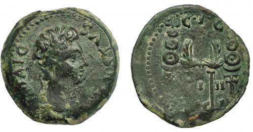 1010 - HISPANIA ANTIGUA. ACCI. As. Augusto. A/ Cabeza laureada a der.; DIVI F-AVGV)STVS. R/ Dos aquilae entre dos signa; C I G/ (ACC)I, en medio (L)I-II. AE 11,13 g. 28,2 mm. I-34. APRH-135. ACIP-3003. Pátina verde. Vano en rev. BC+/MBC. Compra privada a Pliego (1992).