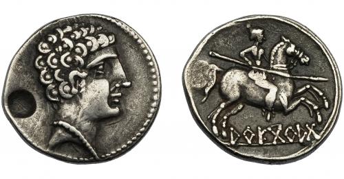 1034 - HISPANIA ANTIGUA. AREKORATAS. Denario forrado. A/ Cabeza masculina a der., detrás punzón circular. R/ Jinete con lanza a der.; debajo sobre línea AREKoRATa. AR 4'00 g. 17,8 mm. I-98? ACIP-1776. MBC+/MBC. Rarísima, no más de 3 ejemplares conocidos. Ex Áureo, 27-1-1994, lote 129.