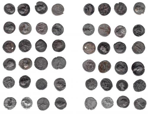 137 - IMPERIO ROMANO. Lote de 24 denarios: Vespasiano (6, uno de ellos perforado), Vitelio (1), Domiciano (2), Trajano (8), Adriano (3), Antonino Pio (3) y Marco Aurelio (1). De RC a MBC.