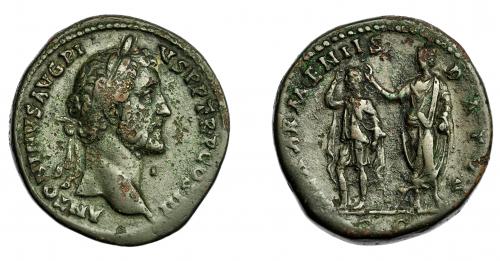 185 - IMPERIO ROMANO. ANTONINO PÍO. Sestercio. Roma (140-141). A/ Cabeza laureada a der.; ANTONINVS AVG PIVS P P TR P COS III. R/ El emperador con la tiara del rey de Armenia; REX ARMENIIS DATVS, SC. AE 23,17 g. 32,48 mm. RIC-619. MBC-.