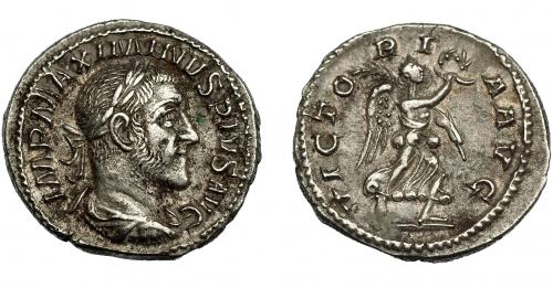 201 - IMPERIO ROMANO. MAXIMINO I. Denario. Roma (236). R/ Victoria avanzando a der. con palma y corona; VICTORIA AVG. Ar 3,47 g. 20,05 mm. RIC-16. MBc+.