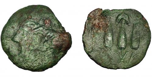 76 - GRECIA ANTIGUA. CERDEÑA. Emisiones púnicas. 1/2 calco (241-238 a.C.). A/ Cabeza de Tanit a izq. R/ Tres espigas, encima creciente y punto. AE 1,84g. 19,4 mm. COP-251/252. Pátina verdosa. BC+/MBC-.