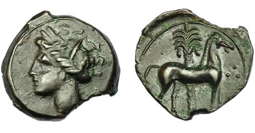 92 - GRECIA ANTIGUA. ZEUGITANIA. Cartago. 1/2 calco (400-350 a.C.). A/ Cabeza de Tanit a izq. R/ Caballo parado a der., detrás palmera, a la der. 3 puntos. AE 2,7 g. 16,32 mm. COP-109-113 vte. (3 puntos en rev.). MBC/MBC+.