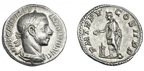 3158 - IMPERIO ROMANO. ALEJANDRO SEVERO. Denario. Roma (226). A/ Busto laureado y drapeado a der.; IMP C M AVR SEV ALEXAND AVG. R/ El emperador ofrendando en altar a izq.; O M TR P V COS II P P. AR 3,18 g. 18 mm. RIC-55. MBC+.