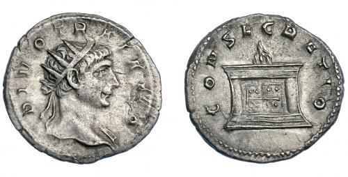 3167 - IMPERIO ROMANO. TRAJANO (Restitución bajo Trajano Decio). Antoniniano. Mediolanum (250-251). A/ Cabeza radiada a der.; DIVO TRAIANO. R/ Altar encendido; CONSECRATIO. VE 2,93 g. 22,33 mm. RIC-86. MBC/MBC+.