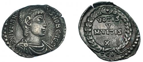 3182 - IMPERIO ROMANO. JULIANO II. Silicua. Arelate (355-360). R/ Láurea rodeando la ley. VOTIS / V / MVLTIS / X, exergo TCON. AR 1,93 g. 18,9 mm. RIC-264. MBC+. Ex hallazgo East Harptree.