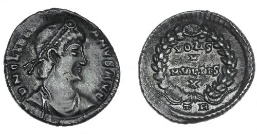 3185 - IMPERIO ROMANO. JULIANO II. Silicua. Treveris (360-363). R/ Láurea rodeando la ley. VOTIS/ V/ MVLTIS /X, exergo TR. Ar 2,37 g. 18,9 mm. RIC-364. Leve vano. MBC. Ex hallazgo East Harptree.