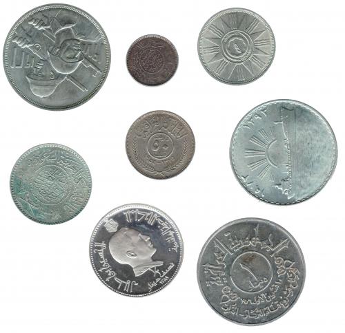 3363 - MONEDAS EXTRANJERAS. Lote de 8 monedas: 1 dinar de Irak de 1971, 1973 y 1977; 50 fils de 1955 de Irak; 100 fils de 1959 de Irak; 1 riyal de 1955 de Arabia Saundía; 1/4 de riyal de Arabia Saudí; y 1/2 dinar de 1969 de Jordania. MBC+/SC.