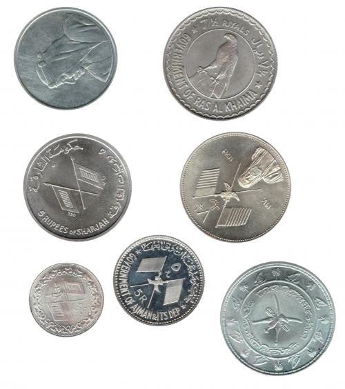 3364   -  MONEDAS EXTRANJERAS. Lote de 7 monedas: 5 riyals de 1970 de Ajman; 1/2 riyals de 1970 de Ajman (7); 1/2 riyals de 1970 de Ras Al- Khaimah (7); 2 riyals de 1969 de Ras Al- Khaimah; 5 rupias de 1964 de Sharjah; 500 fils de 1968 de Baurain; y 1 saidi ryal de 1378 H de Omán. SC. 