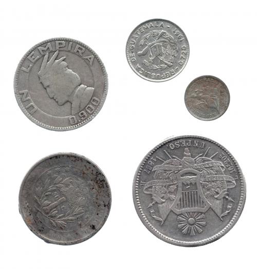 3368   -  MONEDAS EXTRANJERAS. Lote de 5 monedas: 3 de Guatemala (1 peso de 1867, 1/2 real de 1894, 10 centavos 1961); 2 de Honduras (1 lempira de 1937 y 50 centavos 1871). MBC-/EBC.