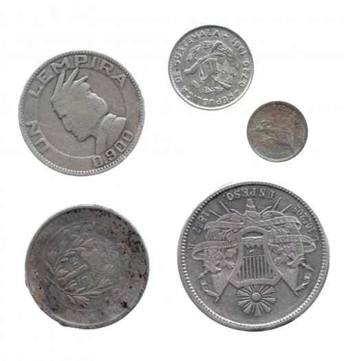 3368 - MONEDAS EXTRANJERAS. Lote de 5 monedas: 3 de Guatemala (1 peso de 1867, 1/2 real de 1894, 10 centavos 1961); 2 de Honduras (1 lempira de 1937 y 50 centavos 1871). MBC-/EBC.