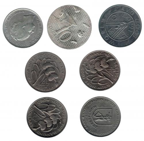 3371 - MONEDAS EXTRANJERAS. Lote de 7 monedas: 10 dólares de los Estados Caribeños del Este de 1981; 10 dólares de Trinidad y Tobago de 1972; 4 dólares de Santa Lucía de 1970; 4 dólares de San Vicente de 1970; 1 curaçao; 1/2 gulden de 1944 (2); 4 dólares de Granada de 1970; y 4 dólares de Montserrat de 1970. MBC/SC.