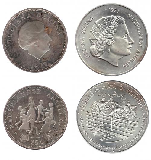 3373 - MONEDAS EXTRANJERAS. ANTILLAS HOLANDESAS. Lote de 2 monedas: 25 gulden de 1973 y 1979. SC y prueba.
