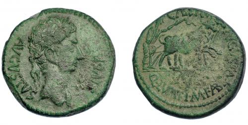 42 - HISPANIA ANTIGUA. CAESARAUGUSTA. Augusto. As. A/ Cabeza laureada a der.; AVGVSTVS DIVI F. R/ Yunta fundacional a der.; CAESAR AVGVSTA- Q LVTATI M FAB(I). AE 12,18 g. 27,4 mm. I-313 vte. ley. rev. APRH-305c. ACIP-3028b. Concreciones en rev. Pátina verde. MBC. Rara.