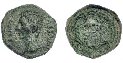 45 - HISPANIA ANTIGUA. CAESARAUGUSTA. Augusto. Cuadrante. A/ Cabeza a izq.; AVGVSTVS DIVI F. R/ Corona rodeando L CASSIO/C VALERIO/ II VIR. AE 3,34 g. 16 mm. I-338. APRH-312. ACIP-3036. Pátina verde. MBC. Muy rara.