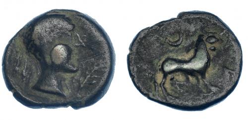 3041 - HISPANIA ANTIGUA. CASTULO. Semis. A/ Cabeza masculina diademada a der., delante palma curva en el sentido contrario a la gráfila. R/ Toro a der., encima creciente, delante signo Ka, en exergo ley. fuera del flan. AE 3,93 g. 17,3 mm. I-720. ACIP-2149. Pátina oscura. MBC-. Rara.