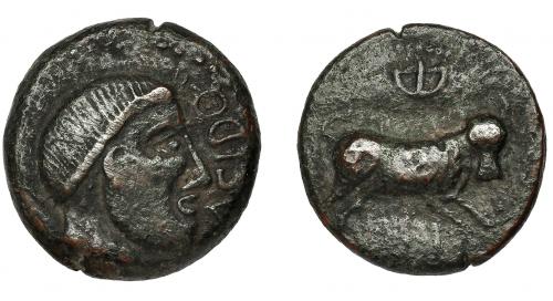 9 - HISPANIA ANTIGUA. ASIDO. As. A/ Cabeza masculina a der., delante ley. ASIDO. R/ Toro a der., encima marca y debajo Ley. libio-fenicia 'sdn. AE 17,5 g. 26,6 mm. I-153. ACIP-913. Pátina verde. MBC-. Muy escasa.