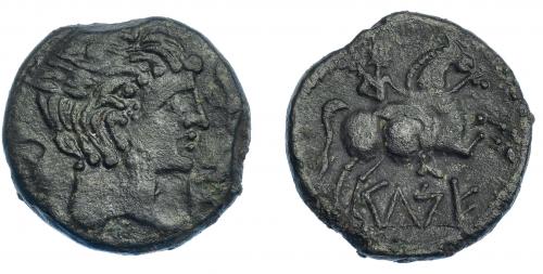 3046 - HISPANIA ANTIGUA. KELSE. As. A/ Cabeza masculina con cuello vestido y fíbula a der., alrededor tres delfines. R/ Jinete con palma a der., debajo sobre línea KeLSE. AE 11,48 g. 27,8 mm. I-771. ACIP-1483. Pátina oscura. MBc.