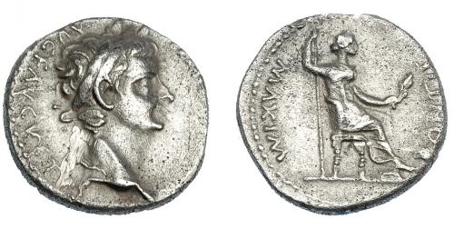 3117 - IMPERIO ROMANO TIBERIO. Denario. Lugdunum (36-7 d.C.). R/ Livia entronizada con cetro y patas del trono decoradas. AR 3,7 g. 17,41 mm. RIC-30. Raya en anv. Porosidades. MBC.