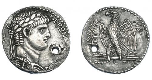 3118 - IMPERIO ROMANO. NERÓN. Antioquía. Tetradracma (60-61 d. C.). A/ Busto laureado y con égida a der. R/ Águila con alas abiertas mirando a izq. sobre haz de rayos, delante palma, detrás QR (año 7). AR 14,48 g. 25,04 mm. RPC-I, 4181. Agujero. MBC+.