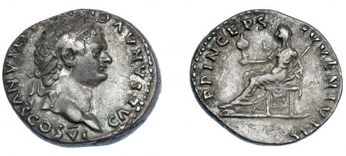 3123 - IMPERIO ROMANO. DOMICIANO. Denario. Roma (79 d.C.). A/ Cabeza laureada a der.; CAESAR AVG F DOMITIANVS COS VI. R/ Vesta sentada a izq. con palladium y cetro; PRINCEPS IVVENTVTIS. AR 3,42 g. 16,7 mm. RIC-1087. Ligera pátina. MBC.