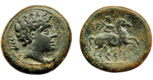 105 - HISPANIA ANTIGUA. KESE. Unidad. A/ Cabeza masculina a der., detrás palma. R/ Jinete palmero a der., debajo sobre línea KeSE. AE 13,11 g. 27 mm. I-2280 (vte. módulo); ACIP-1127. Pátina verde. MBC/BC+. Escasa.