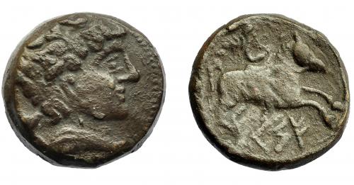 112 - HISPANIA ANTIGUA. KESE. Unidad. A/ Cabeza masculina a der., detrás ¿ánfora? R/ Jinete con palma a der., debajo sobre línea KeSE. Ae 11,2 g. 23 mm. I-2281? ACIP-1174? MBC-/BC+.