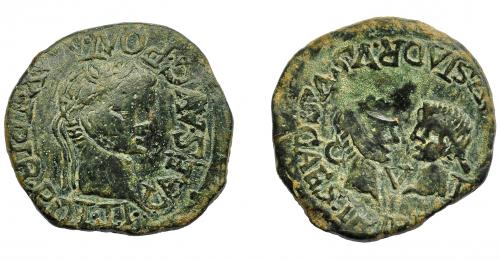 135 - HISPANIA ANTIGUA. TARRACO. Tiberio. As (22-23 d.C.). A/ Cabeza laureada a der.; TI CAES AV(G PONT M)AX TRIB POT. R/ Cabezas afrontas de Druso y Livia, en campo C-V-T; DRVSVS CAES TRIB POT IVL AVGVSTA. AE 8,5 g. 28,5 mm. I-2376; APRH-233; ACIP-3273. Ligeramente alabeada. Golpe en rev. Pátina verde oscura. BC+.