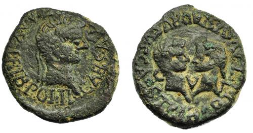 136 - HISPANIA ANTIGUA. TARRACO. Tiberio. As (22-23 d.C.). A/ Cabeza laureada a der.; TI CAES AV(G PONT M)AX TRIB POT. R/ Cabezas afrontas de Druso y Livia, en campo C-V-T; DRVSVS CAES TRIB POT IVL AVGVSTA. AE 8,53 g.24,2 mm. I-2376; APRH-233; ACIP-3273. Pátina oscura. MBC-/MBC.