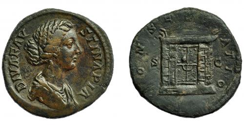 318 - IMPERIO ROMANO. FAUSTINA LA MENOR. Sestercio. Roma (161-180). a/ Busto drapeado a der.; DIVA FAVSTINA PIA. R/ Altar; CONSECRATIO, S-C. AE 24,29 g. 33,4 mm. RIC-1706. Campos repasados. Pátina oscura. MBC+/MBC-..