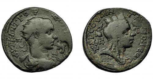 345 - IMPERIO ROMANO. GORDIANO III. AE. Tarso (Cilicia) (post. 238). A/ Busto radiado y acorazado; AUT K ANT GORDIANOC CE, en campo P P. R/ Busto de Tyche a der.; TARCOV METR(O)POLEWC, en campo A/M/K-G/B. AE 19,79 g. 36,6 mm. RPC-VII.2 ID 3364. Contramarca en anv. Pátina oscura. BC+/MBC-.