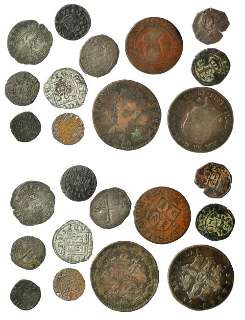 460 - REINOS DE CASTILLA Y LEÓN. Lote de 12 piezas: 2 óbolos de Alfonso X; seisén de Sancho IV; novén de Enrique II; blanca de Enrique IV; blanca de los Reyes Católicos; 1/2 real de Felipe II; 4 y 8 maravedís de Felipe IV; 8 maravedís de José Napoleón; 8 maravedís y 12 dineros 1812 de Fernando VII. De BC+ a MBC+.