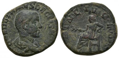 3268   -  IMPERIO ROMANO. HERENIO ETRUSCO. Sestercio. Roma (250-251). R/ Apolo sentado a izq.; PRINC IVVENTVTIS, (S C). AE 17,74 g. 27,7 mm. RIC-169a. BC+. Rara.