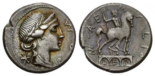 252   -  REPÚBLICA ROMANA. AEMILIA. Mn. Aemilius Lepidus. Denario. Roma (114-113 a.C.). A/ Cabeza femenina laureada y diademada a der. (¿Roma?); detrás símbolo del Denario., delante ROMA. R/ Estatua ecuestre sobre tres arcos, entre ellos LEP, alrededor MN AEMILIO. AR 3,97 g. 18,55 mm. CRAW-291.1. FFC-103. Cospel abierto. MBC.