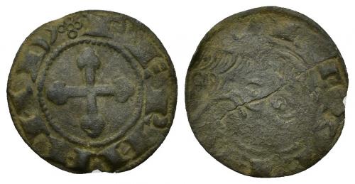 581 - REINOS DE CASTILLA Y LEÓN. FERNANDO II. Dinero. León. A/ Cruz de círculos; FERNAND´. R/ . REX . LEO. VE 0,55 g. 17,49 mm. III-No. BMM-196. MM-F 2.4.1. Ligeramente alabeada. Raya en anv. BC+/MBC. Muy rara.