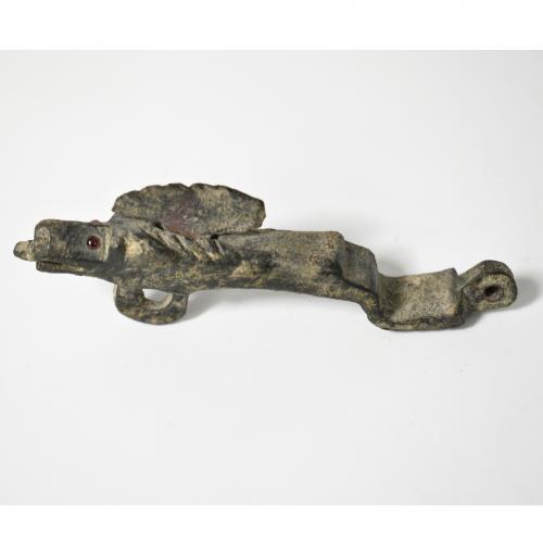 2047 - ROMA. Imperio Romano. Aplique zoomorfo (ss. I-III d. C). Bronce. Longitud 8 cm.