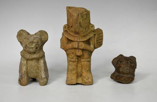 2095   -  PREHISPÁNICO. Lote de 3 figuras zoomorfas. Cultura Maya (550-950 d. C.). Terracota. Todas ellas fracturadas o con pérdidas. Altura de 5 a 11,6 cm.