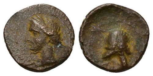 20 - HISPANIA ANTIGUA. EMISIONES HISPANO-CARTAGINESAS. Divisor. A/ Cabeza femenina con tocado de espigas a izq. R/ Casco a izq. AE 1,63 g. 12 mm. I-521. ACIP-582. Oxidación en anv. MBC-.