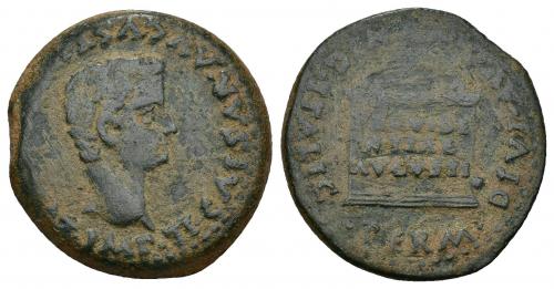 79 - HISPANIA ANTIGUA. ITALICA. Tiberio. As. A/ Cabeza a der.; TI CAESAR AVGVSTV(S PON M)AX IMP. R/ Altar con PROVIDE/NTIAE/AVGVSTI; PERM DIVI AVG MVNIC ITALIC. AE 12,46 g. 28,7 mm. I-1593. APRH-65. ACIP-3333. Pátina verde. MBC-.