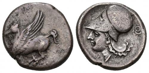 38 - GRECIA ANTIGUA. ACARNANIA. Thyrrenium. Estátera (c. 350-300 a.C.). A/ Pegaso volando a izq. R/ Cabeza de Atenea con casco corintio a izq., delante Q, detrás L y pendiente. AR 8,43 g. 19,1 mm. COP-409. SBG-2301 vte. Rev. algo descentrado. MBC/MBC-.