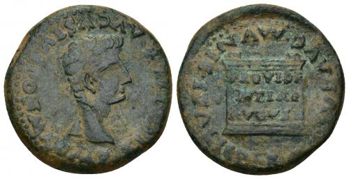 9 - HISPANIA ANTIGUA. ITALICA. Tiberio. As. A/ Cabeza a der.; TI CAESAR AVGVSTVS PONT MAX IMP. R/ Altar; PROVIDE/NTIAE/AVGVSTI. AE 12,95 g. 28 mm. I-1593. APRH-65. ACIP-3333. Pátina verde. MBC-/MBC.