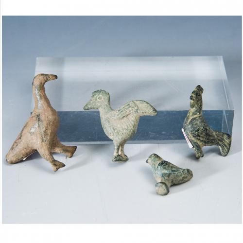 2037   -  ARQUEOLOGÍA. ROMA. Imperio Romano. Lote de 4 figuras de aves (ss. II-IV d.C.). Bronce. Altura de 2 cm a 3,5cm.