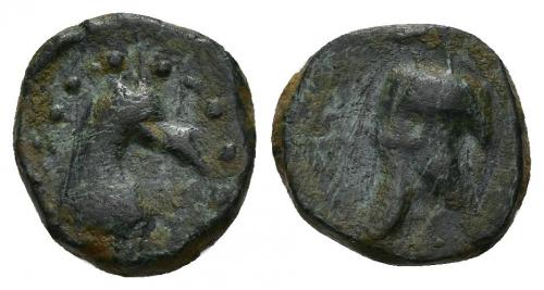 16 - HISPANIA ANTIGUA. EMISIONES HISPANO-CARTAGINESAS. 1/5. A/ Cabeza de caballo a der. rodeada de glóbulos. R/ ¿Casco? AE 2,01 g. 13,00 mm. I-no. ACIP-no. CC-5665, mismo ejemplar. Pátina verde oscuro. MBC. Rarísima.